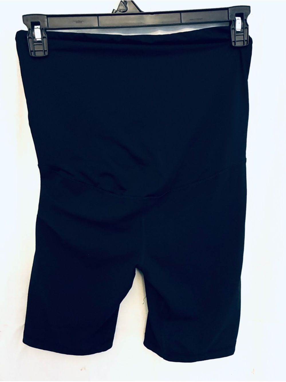 Isabelle active stretch maternity shorts black size large